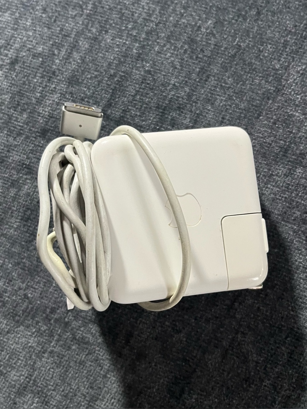 Apple 45W MagSafe 2 power adapter model A1436